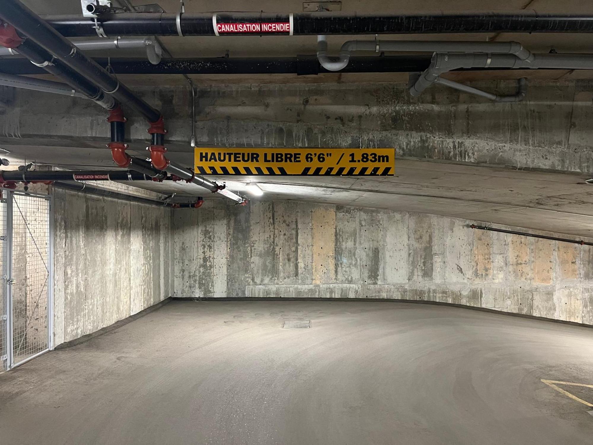 Initial / Wave + Parking / Centre-Ville De Quebec Kültér fotó